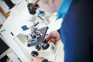 Diagnostic médical au microscope